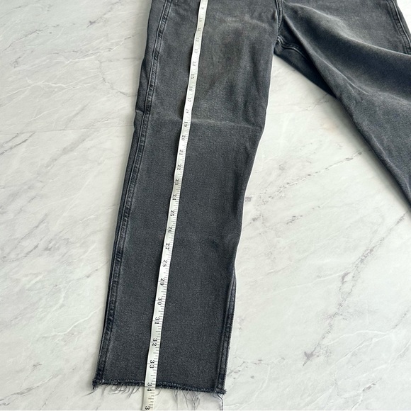 Hollister Ultra High-Rise Mom Jean Size 1 Short - Picture 14 of 16